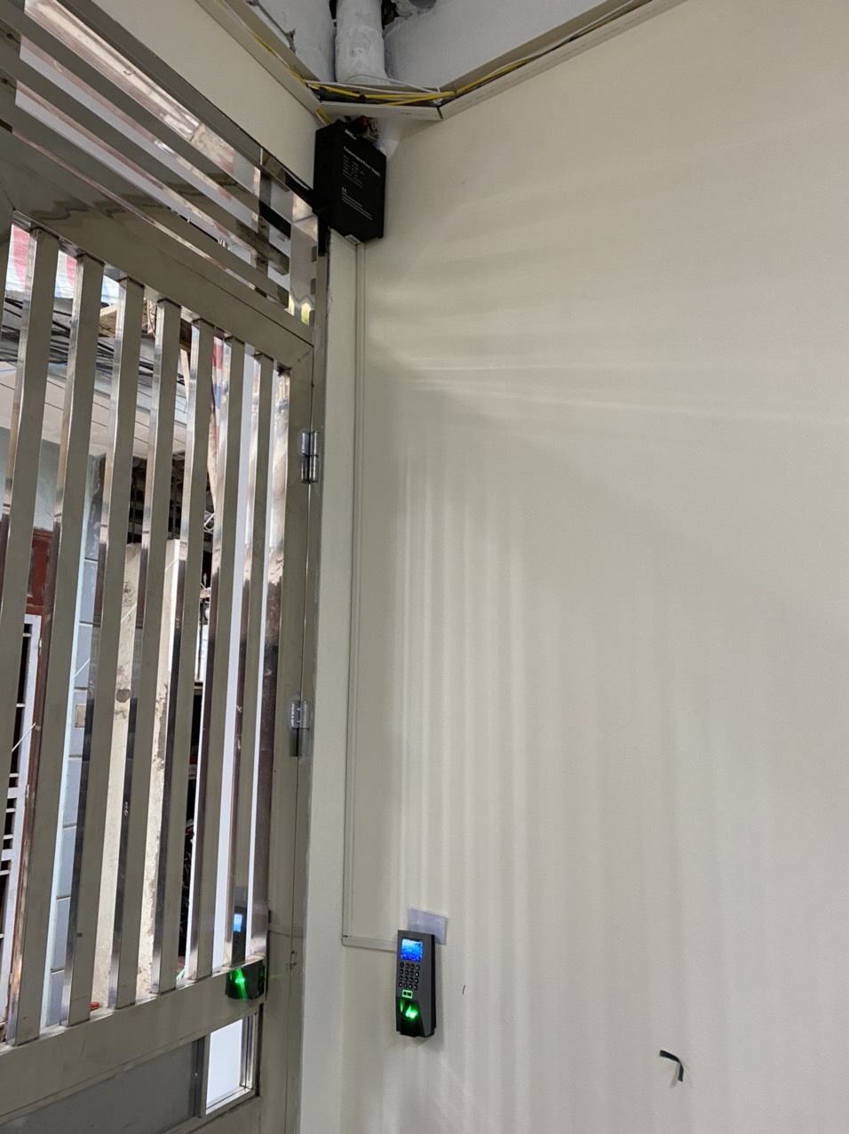 Kiểm Soát Cửa Cho Nhà Trọ 5 kiem soat cua cho nha tro 2